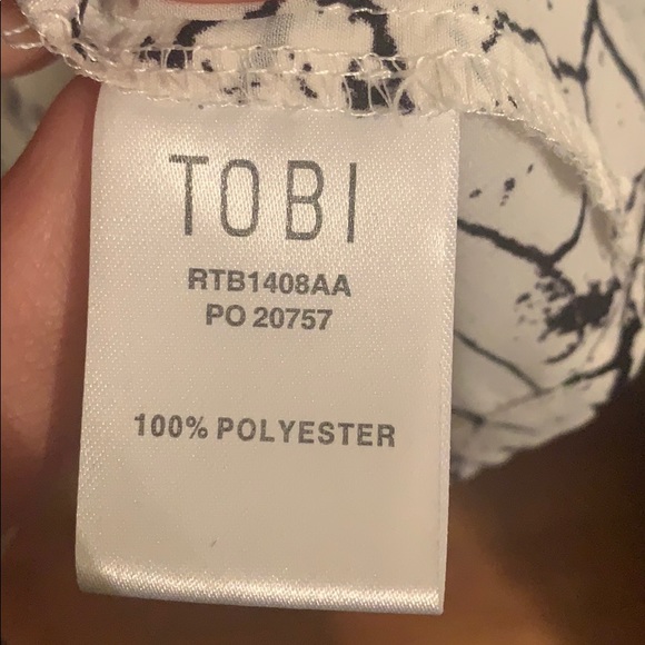 Marble look button down blouse - Picture 3 of 3